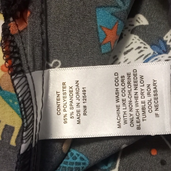 Tasha & me  dog print scrub top - Picture 6 of 6